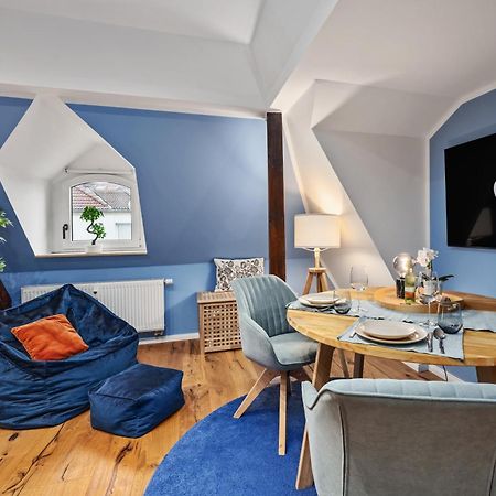 Edler Wohnraum Modernes Vorstadtstudio Mit Emma-Bett, Garten & Kaffeevollautomat ツウィッカウ エクステリア 写真