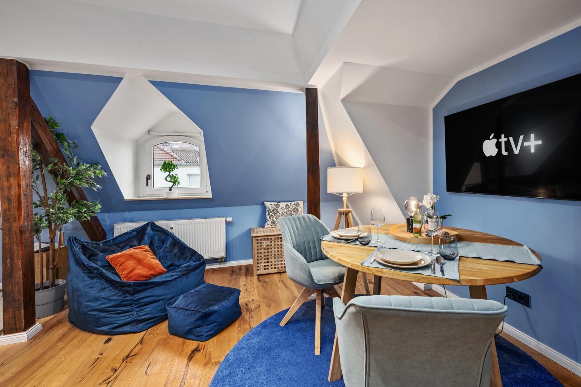 Edler Wohnraum Modernes Vorstadtstudio Mit Emma-Bett, Garten & Kaffeevollautomat ツウィッカウ エクステリア 写真